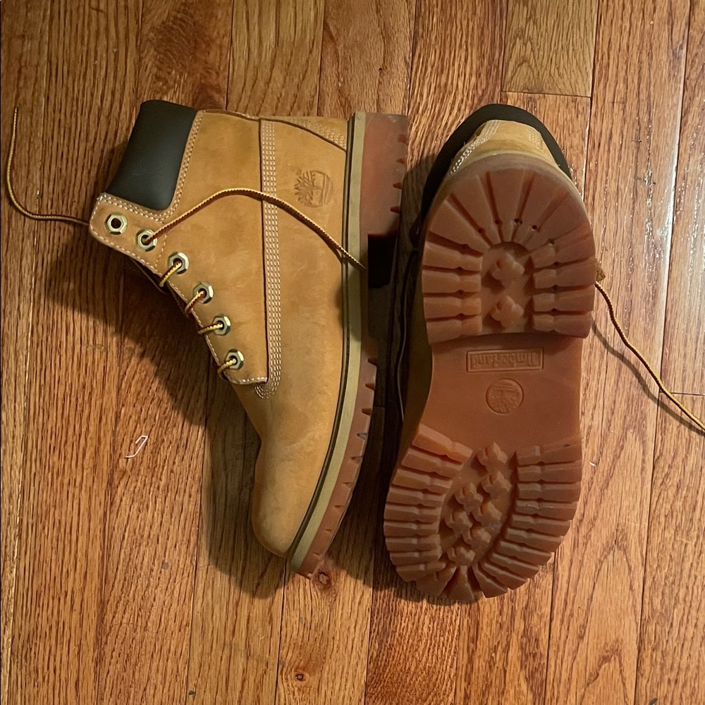 Timberland Tan Lace-Up Boots - Picture 2 of 7